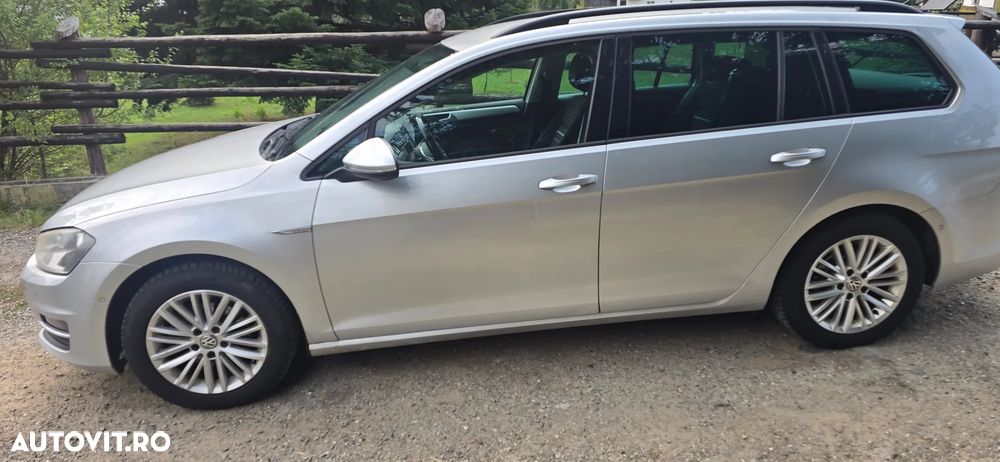 Volkswagen Golf 1.6 TDI DPF Trendline - 11