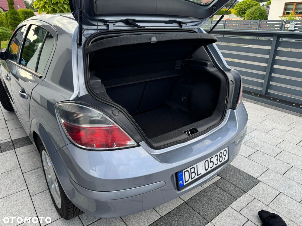 Opel Astra 1.6 Essentia - 19