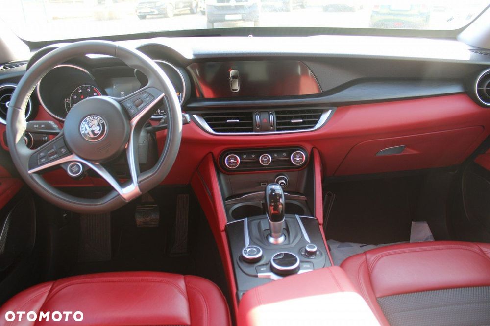 Alfa Romeo Stelvio - 19