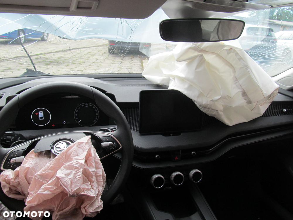 Skoda Superb 2.0 TDI SCR Essence DSG - 15