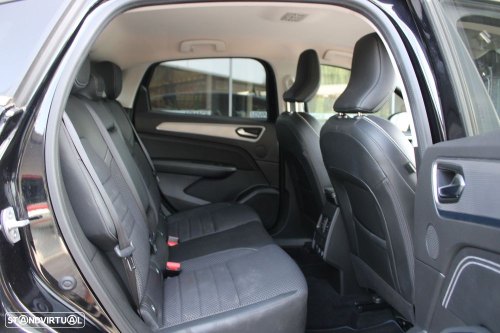 Renault Arkana 1.6 E-Tech Intens - 32