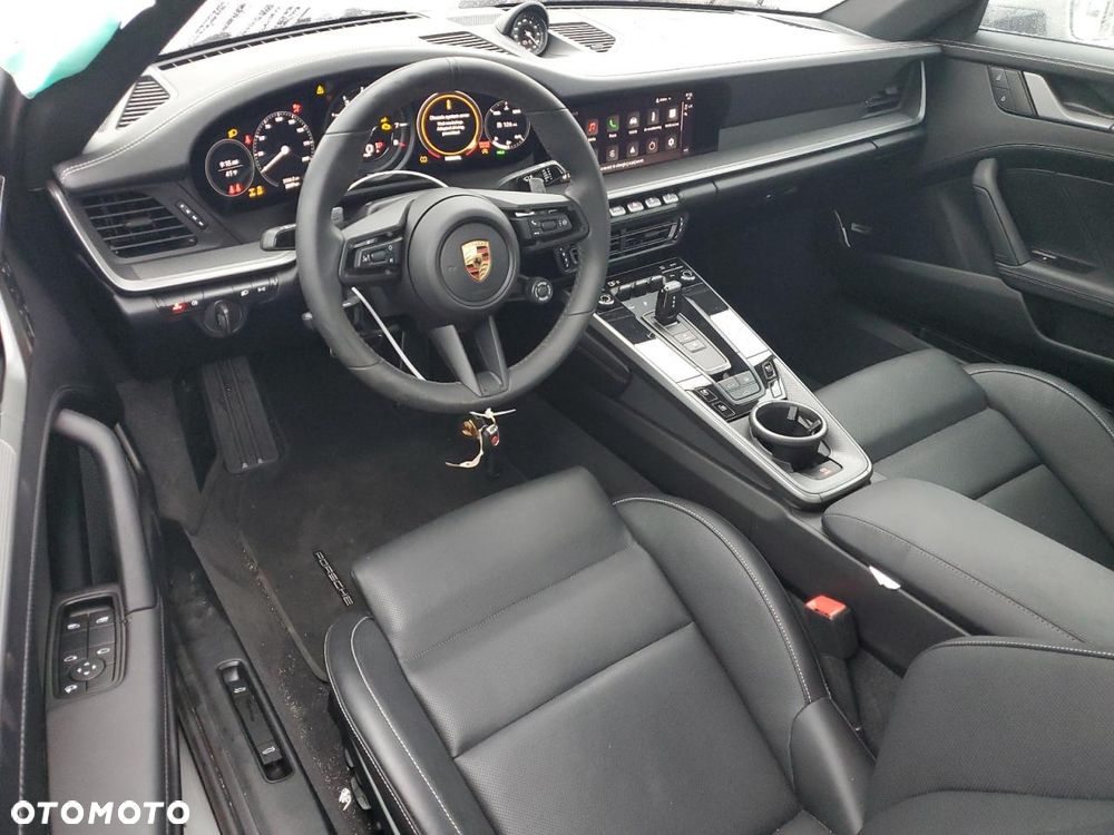 Porsche 911 Carrera 4S PDK - 8