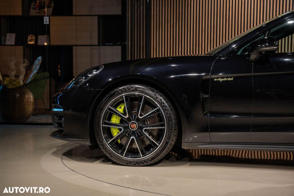 Porsche Panamera - 4