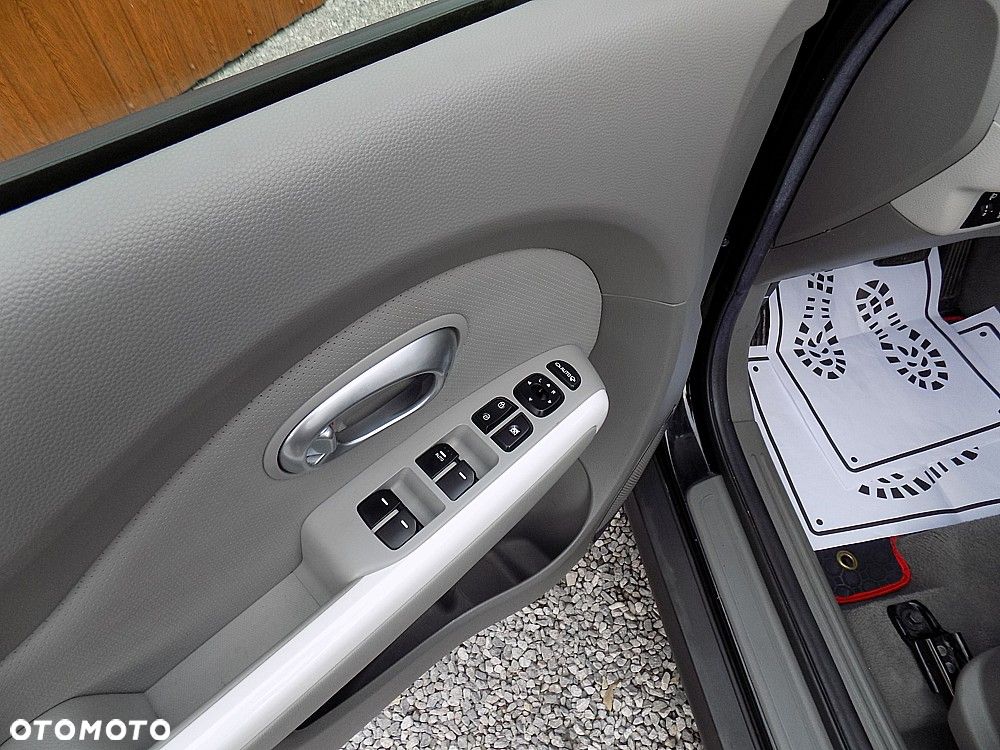 Kia Soul Plug - 9