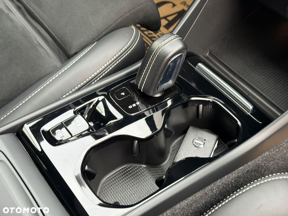 Volvo XC 40 T3 Geartronic RDesign - 40