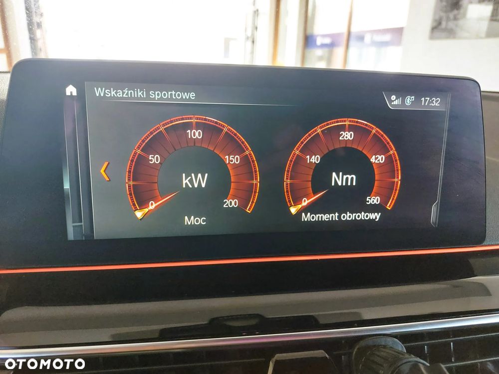 BMW Seria 5 525d Luxury Line sport - 31
