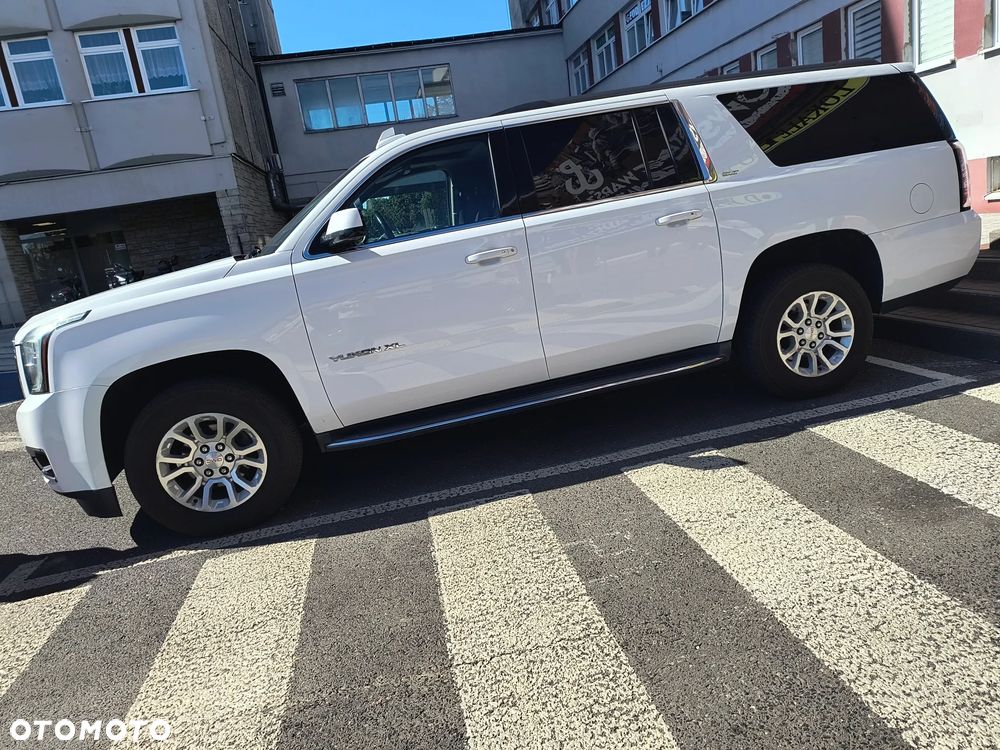 GMC Yukon - 4
