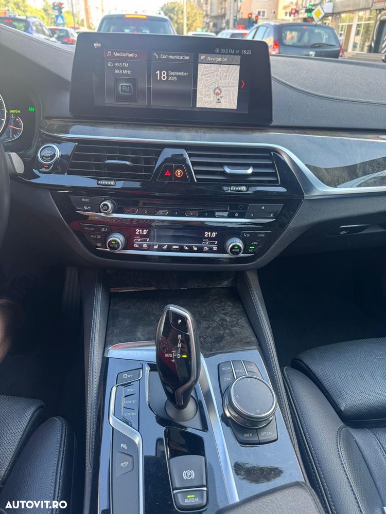 BMW Seria 5 530d xDrive AT - 2