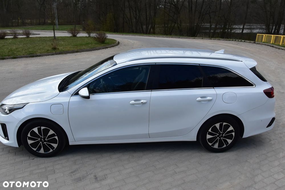 Kia Ceed 1.6 GDI DCT OPF Platinum Edition - 32