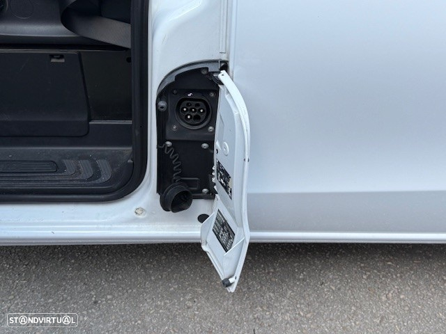 Mercedes-Benz E-Vito - 12