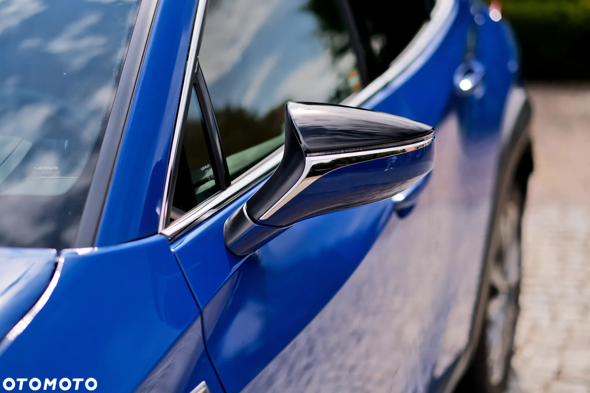 Lexus UX - 3
