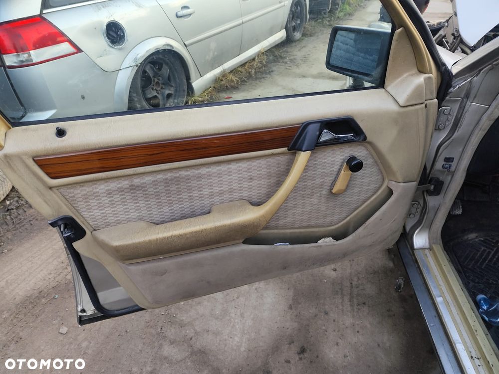 mercedes w124 124 fotel kanapa deska kokpit podsufitka boczek podłokietnik licznik panel szyb - 5