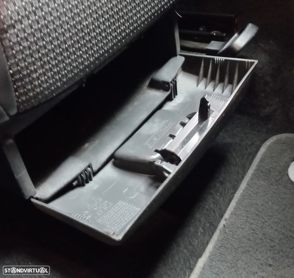 SEAT Leon 2.0 TDI DPF FR - 23