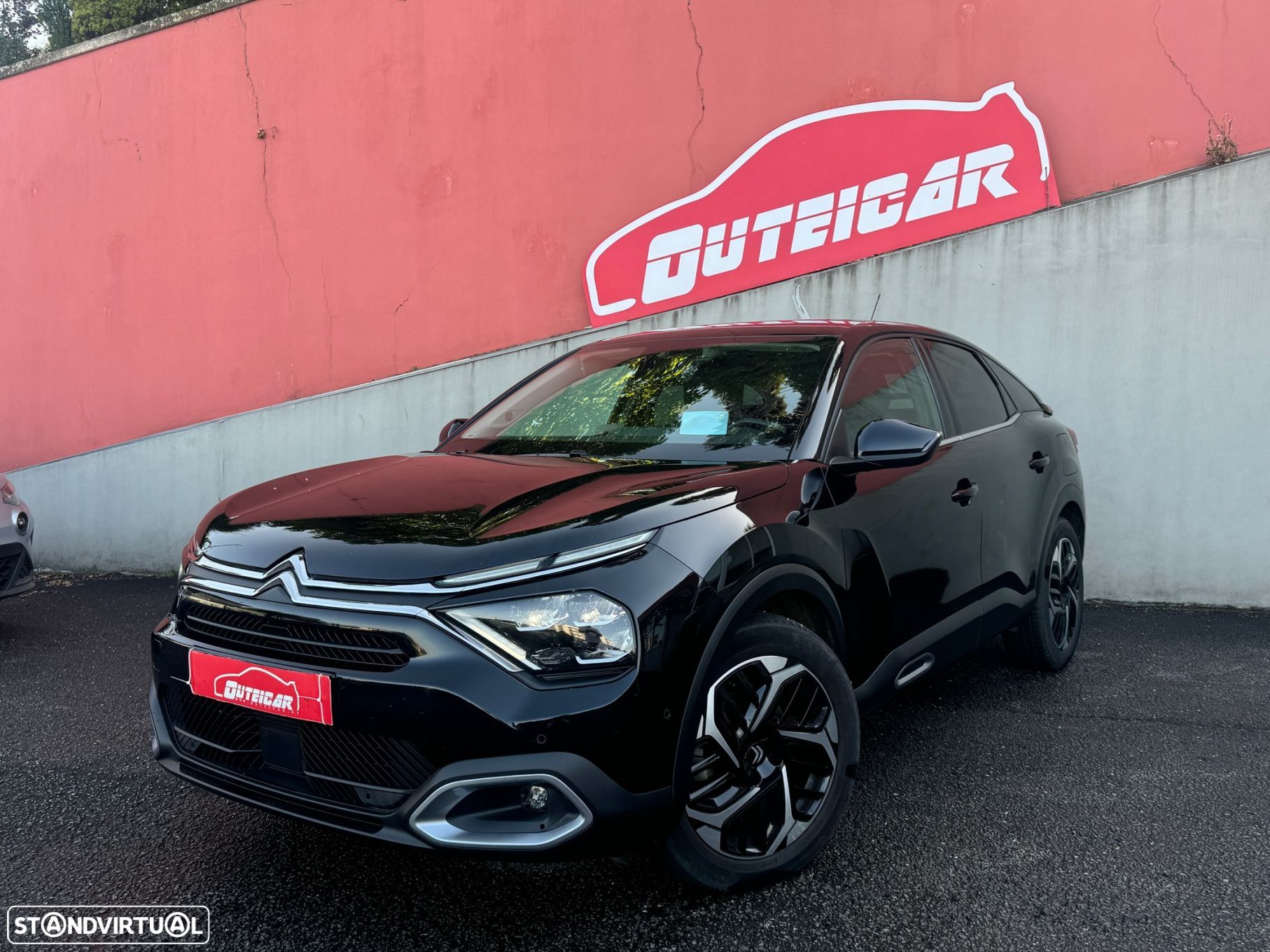 Citroën C4 1.2 PureTech Shine EAT8 - 1