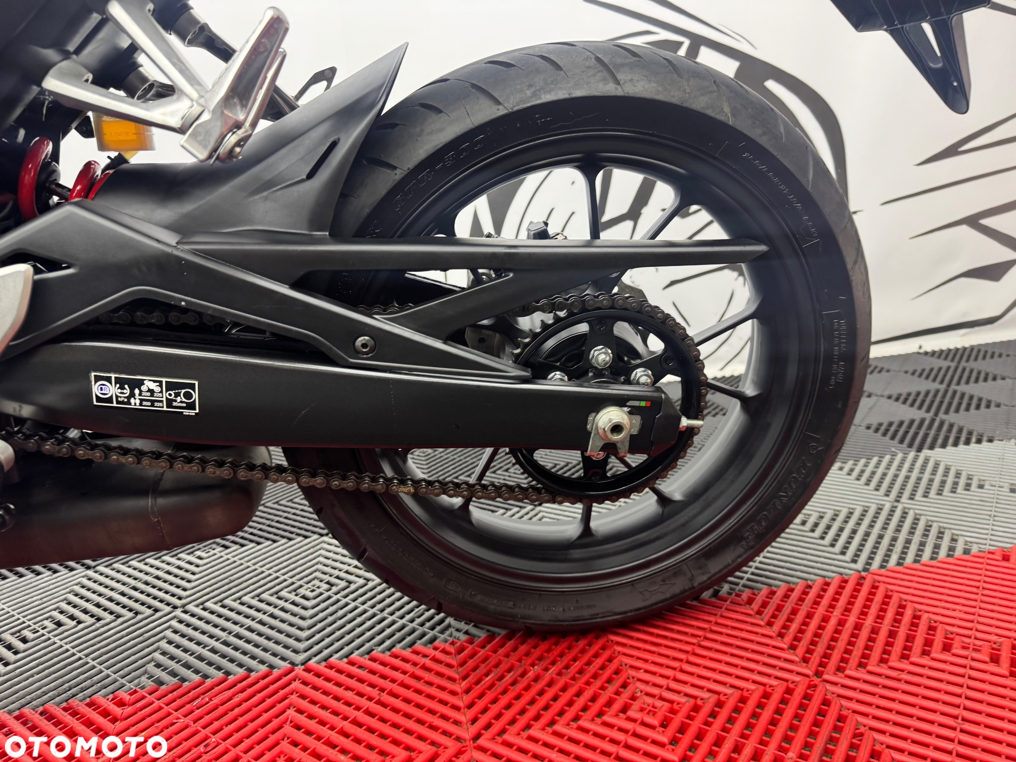 Honda CB - 12