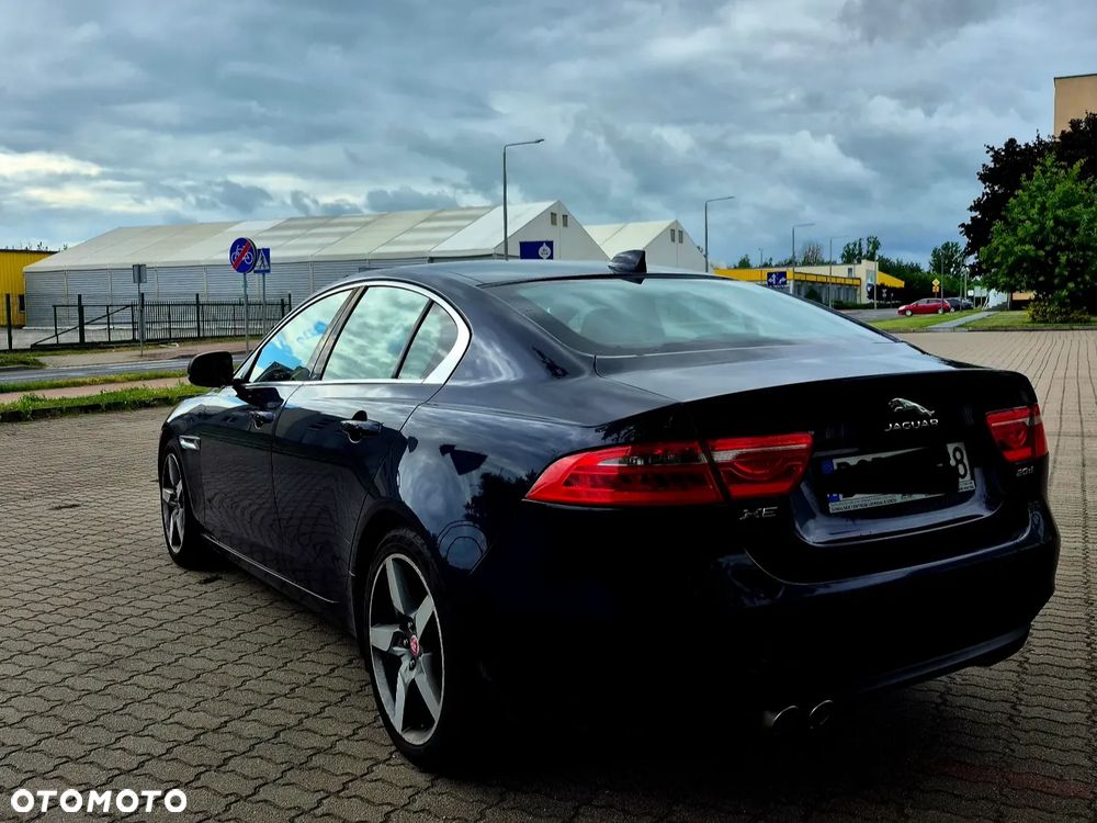 Jaguar XE - 6