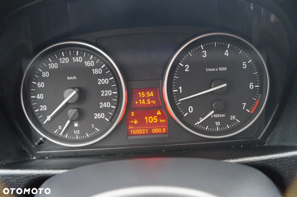 BMW X1 sDrive18i - 28