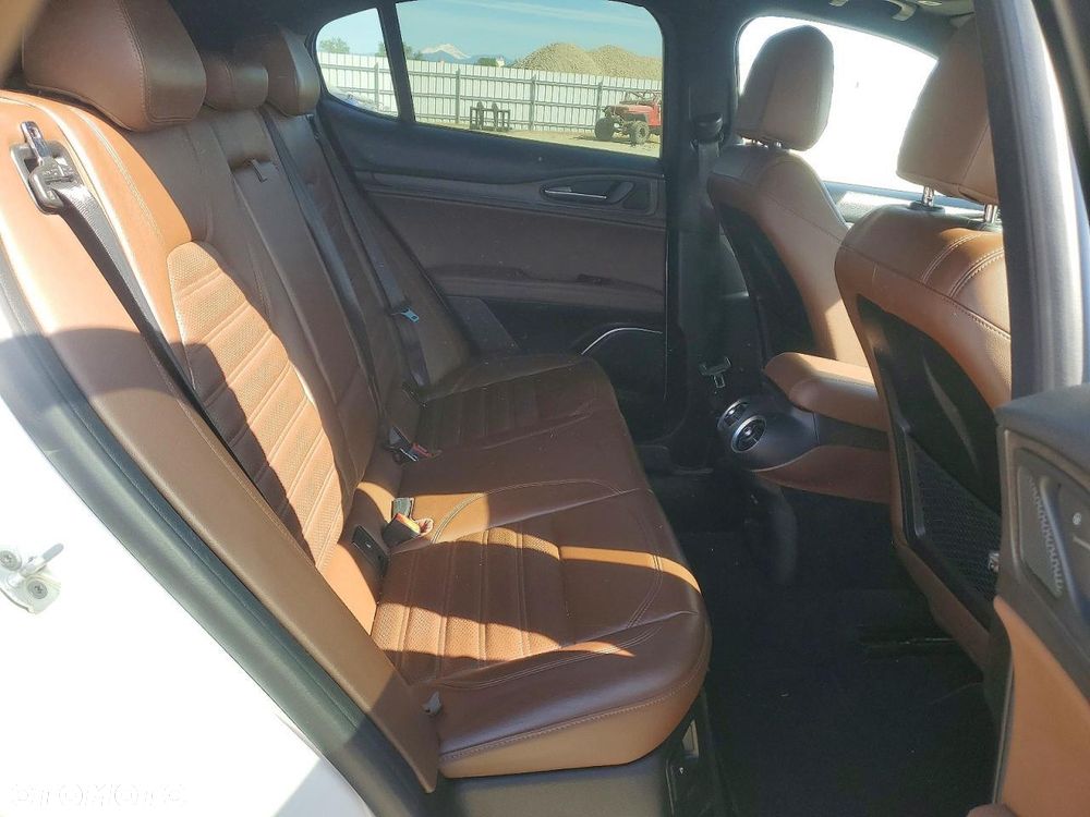 Alfa Romeo Stelvio 2.0 Turbo TI Q4 - 10