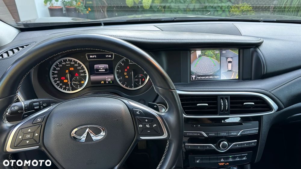 Infiniti Q30 1.6t Premium 7DCT - 5