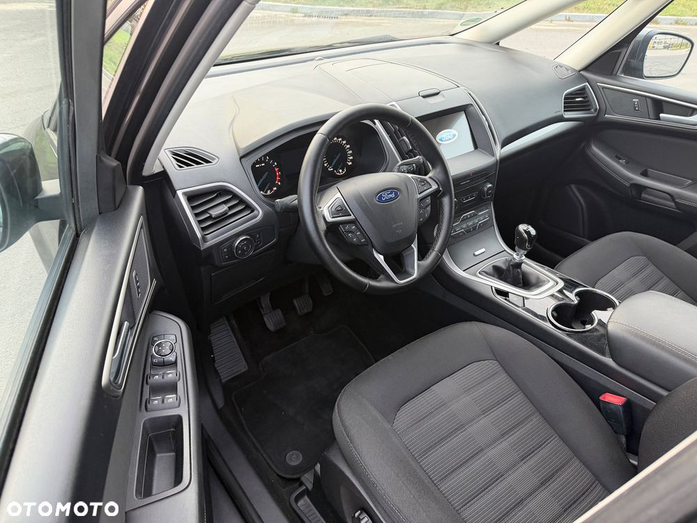 Ford Galaxy - 12