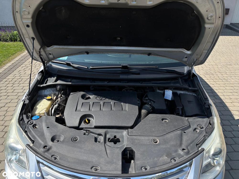 Toyota Avensis 1.8 Luna - 10