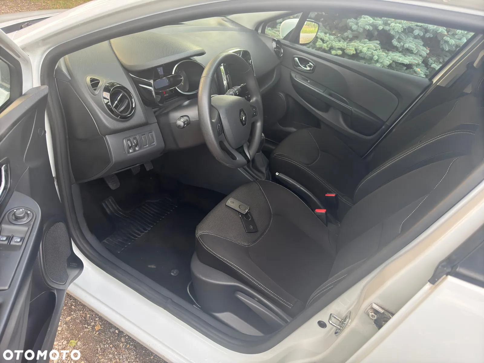 Renault Clio - 12