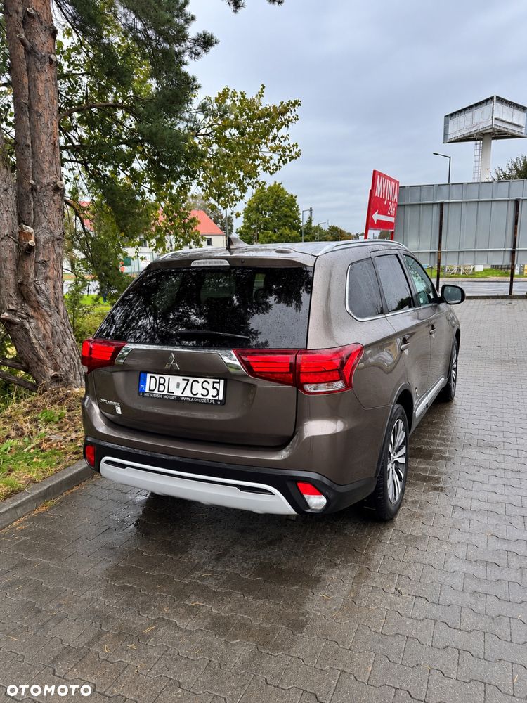 Mitsubishi Outlander - 5