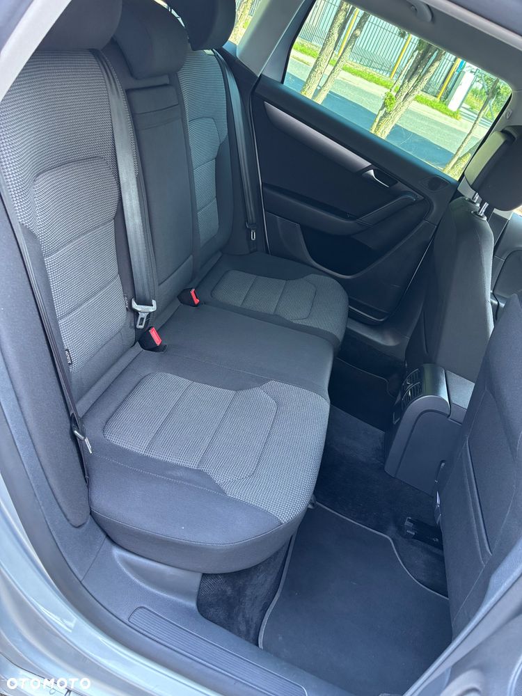 Volkswagen Passat 2.0 TDI BlueMotion Technology Highline - 16