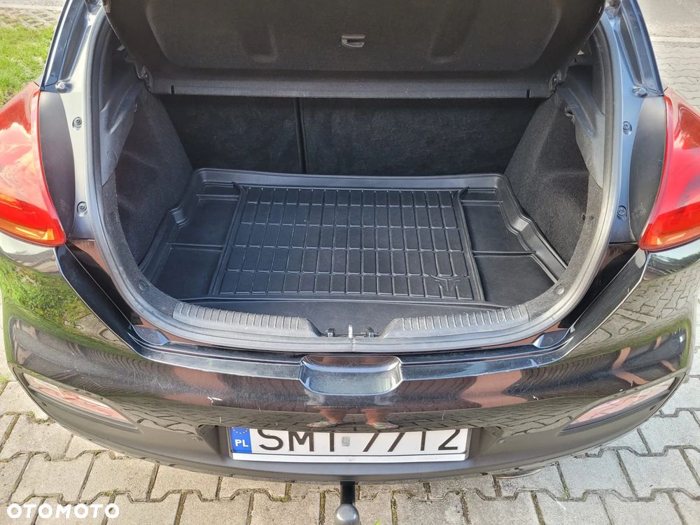 Kia Ceed 1.4 L - 11