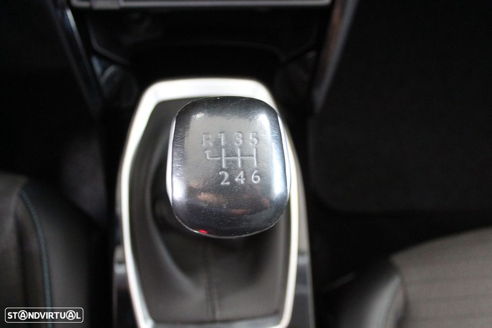 Peugeot 2008 1.2 PureTech Allure Pack - 22