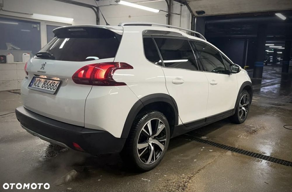 Peugeot 2008 1.2 Pure Tech Allure S&S EAT6 - 5