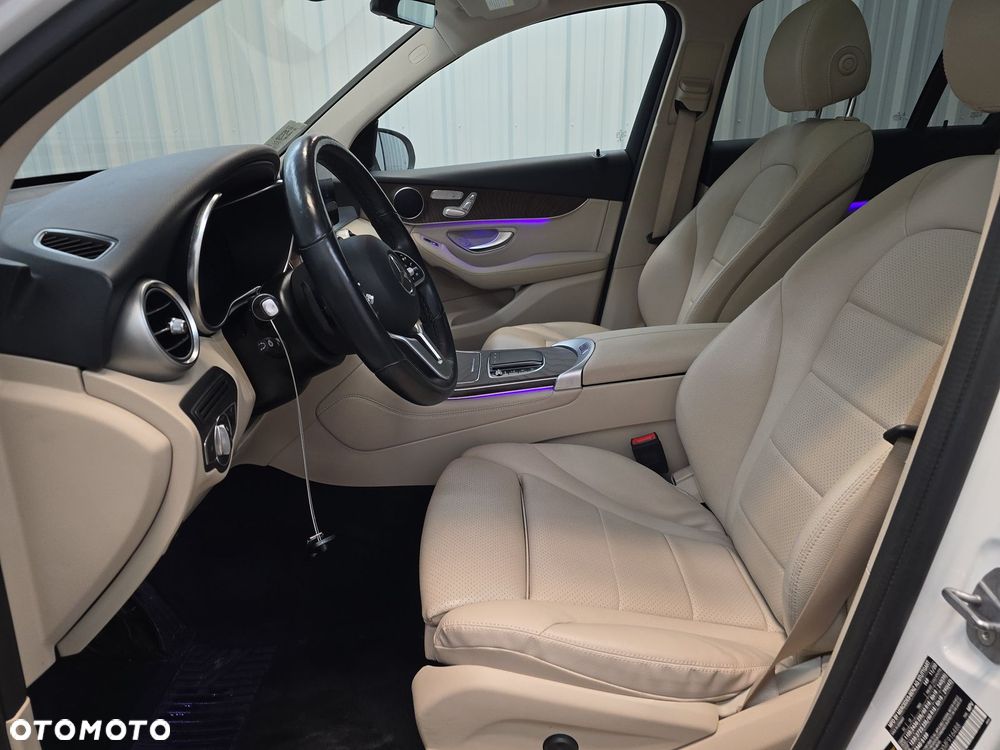 Mercedes-Benz GLC 300 4Matic 9G-TRONIC - 10