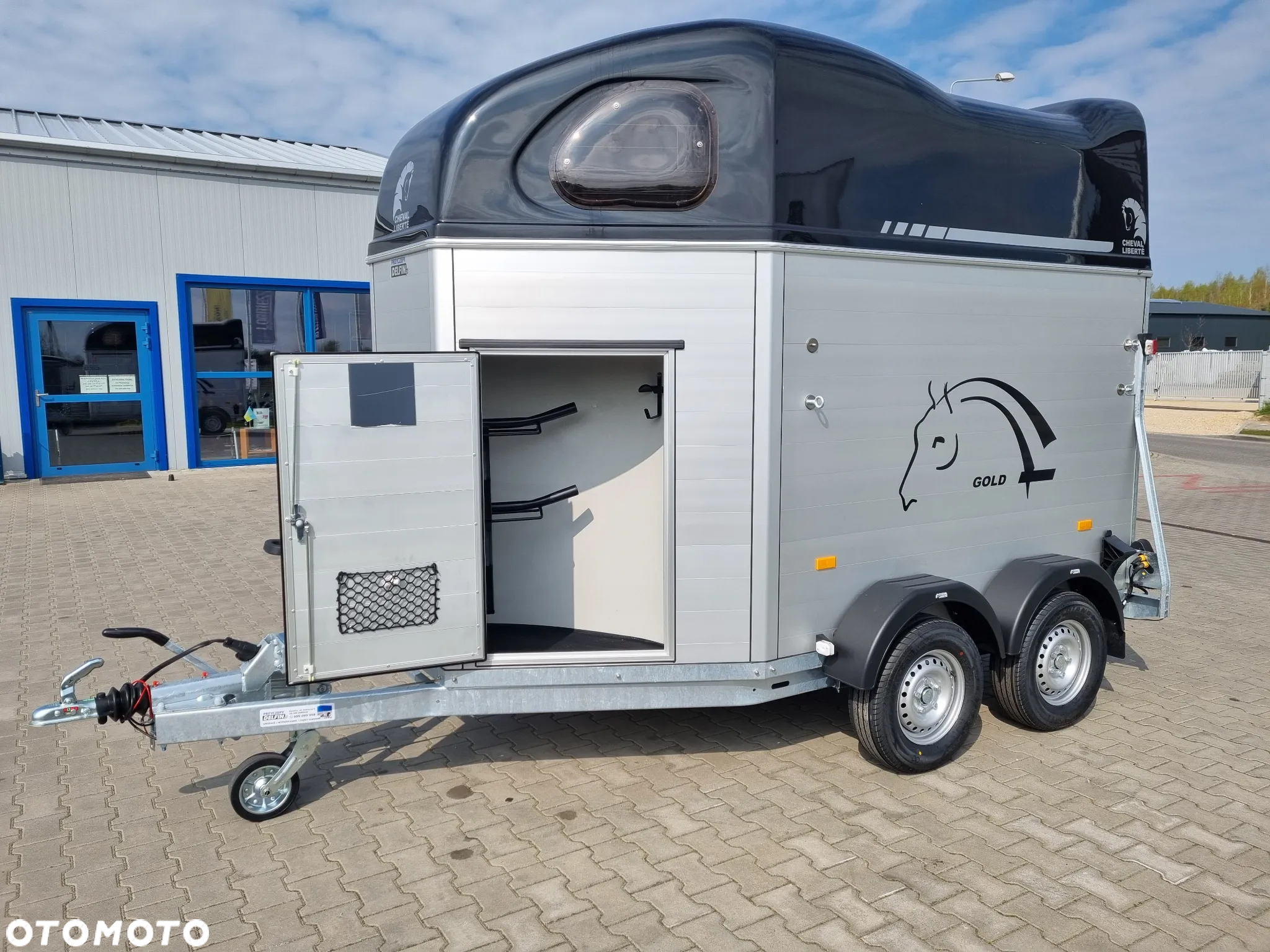 Cheval Liberte Gold First Alu + siodlarnia przyczepa dwukonna - 7