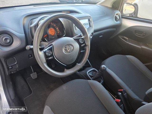 Toyota Aygo 1.0 X-Play - 21