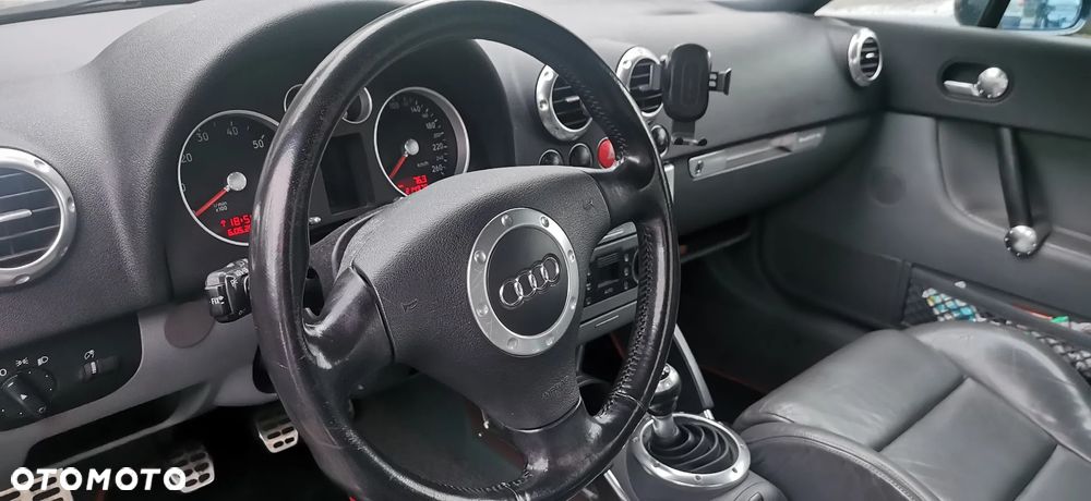 Audi TT Coupé 1.8T Quattro - 29