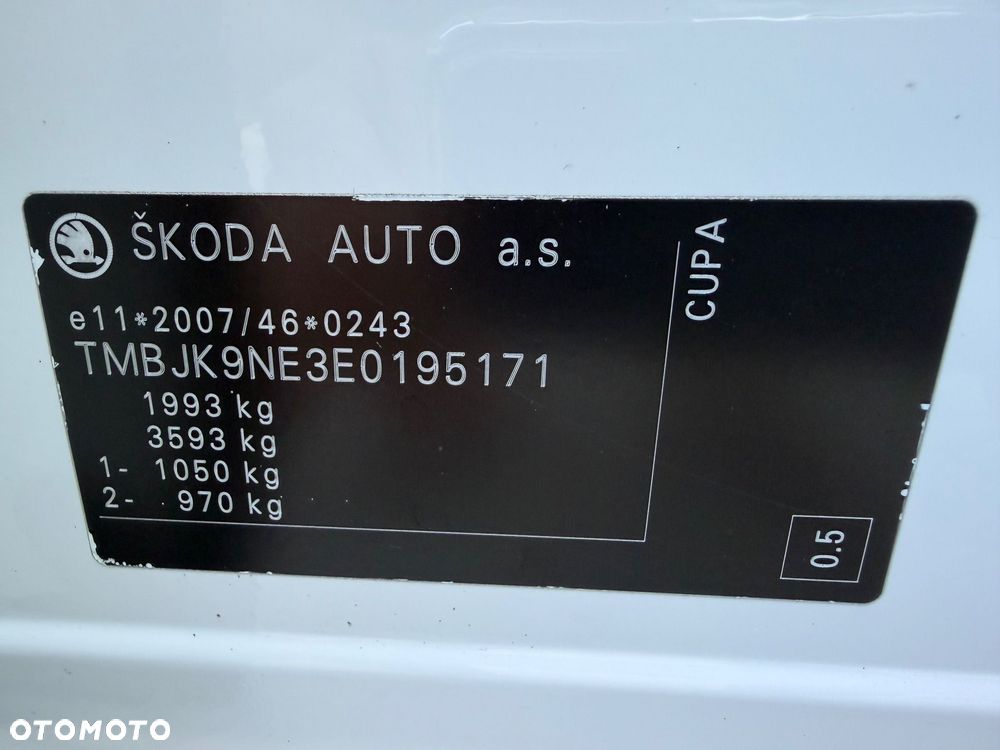 Skoda Octavia 2.0 TDI DSG RS - 38