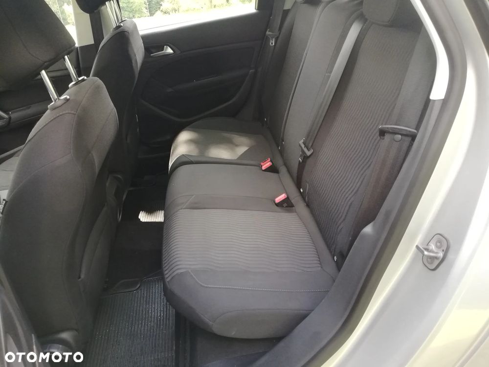 Peugeot 308 1.6 BlueHDi Style S&S - 23