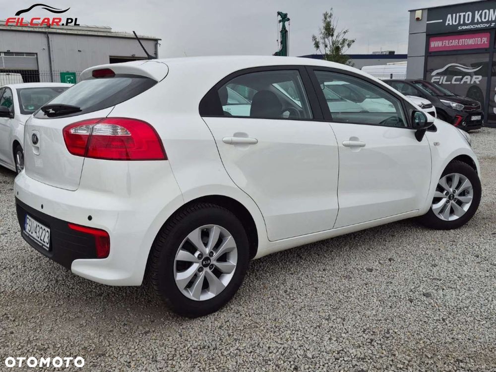 Kia Rio - 16