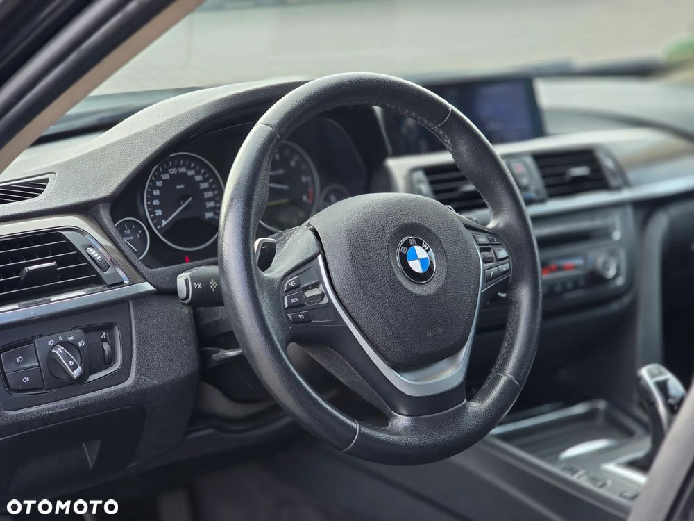 BMW Seria 3 330d Sport-Aut Blue Performance Modern Line - 14