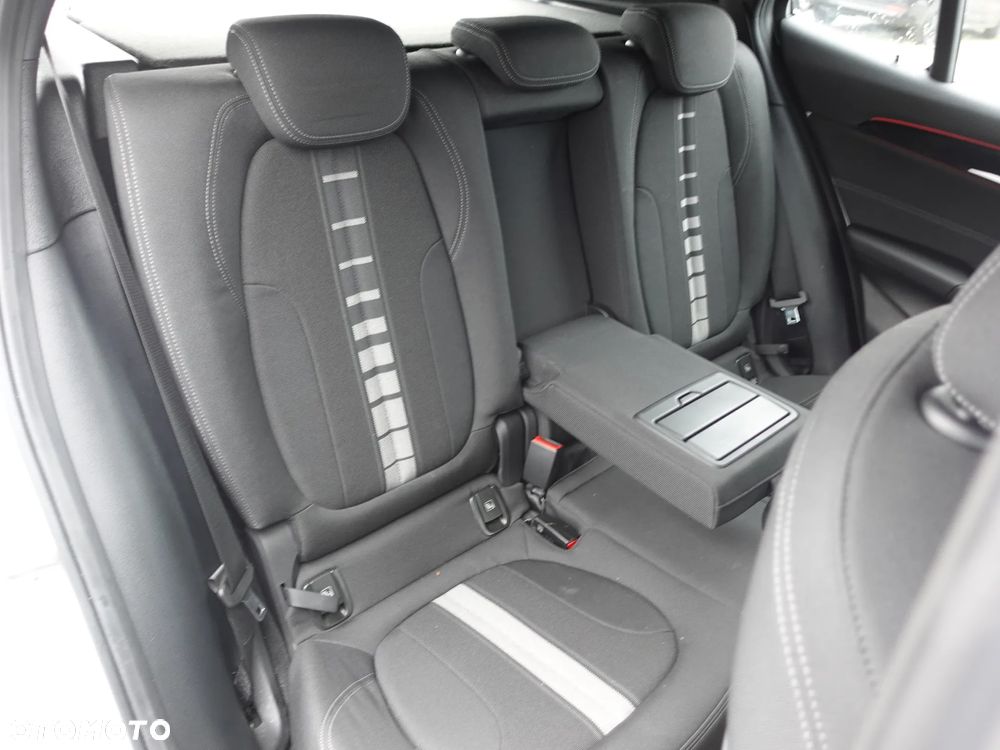 BMW X2 sDrive18i Edition M Mesh - 6