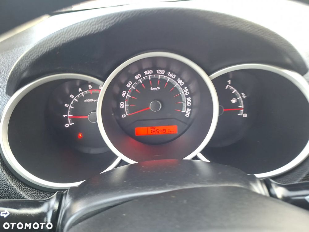 Kia Venga 1.4 CRDi 90 Attract - 31