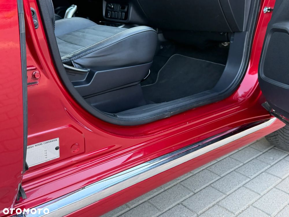Mitsubishi Outlander Intense + - 32
