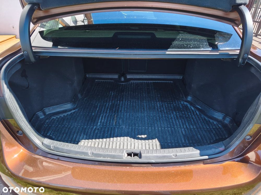 Toyota Avensis 2.0 Premium MS - 11