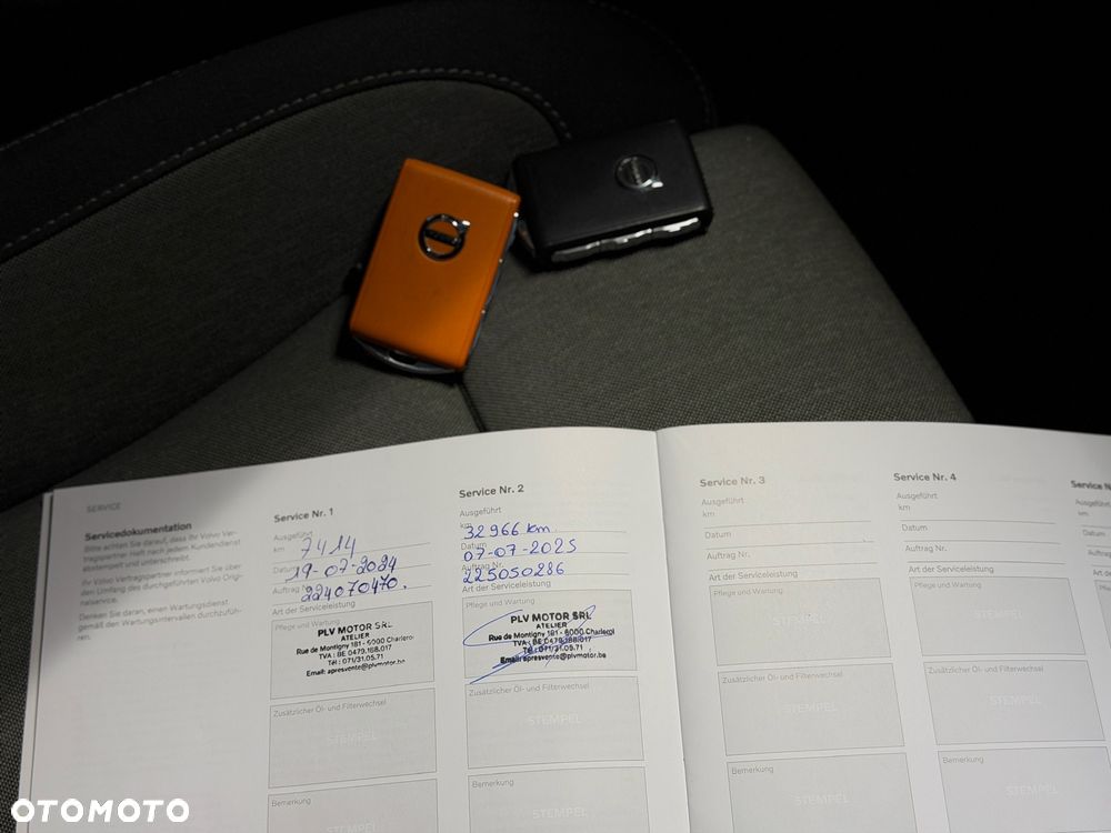 Volvo XC 40 T2 Plus Dark - 24