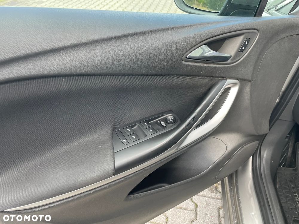 Opel Astra 1.4 Turbo Start/Stop Sports Tourer Business - 4