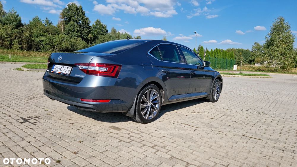 Skoda Superb 2.0 TDI Ambition DSG - 14