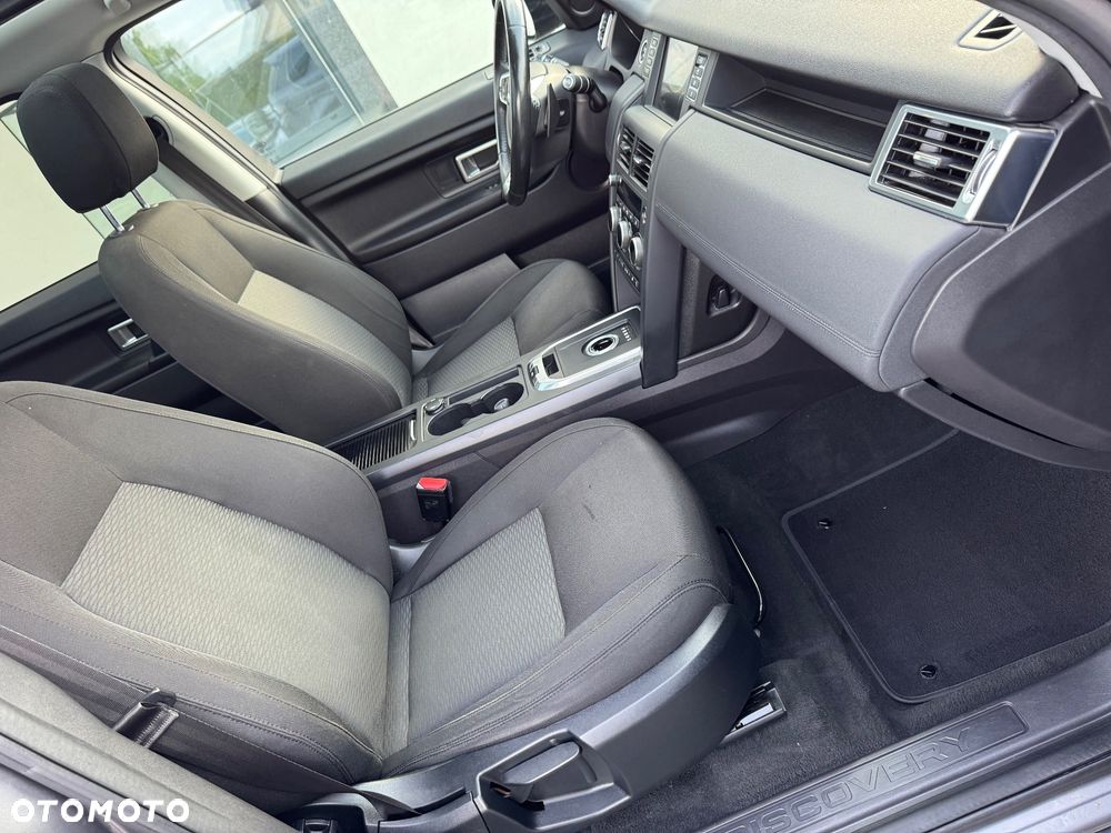 Land Rover Discovery Sport TD4 HSE Luxury - 23