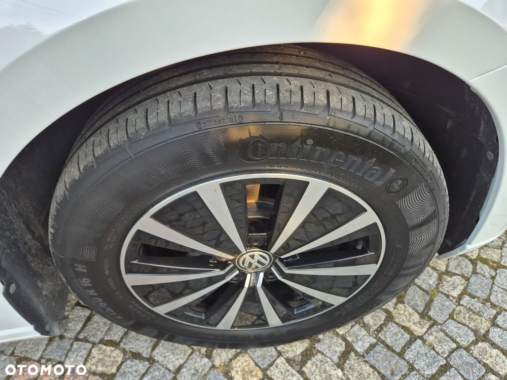 Volkswagen Passat - 15