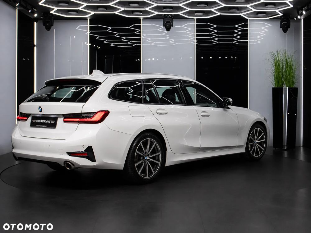 BMW Seria 3 320i Sport Line - 4