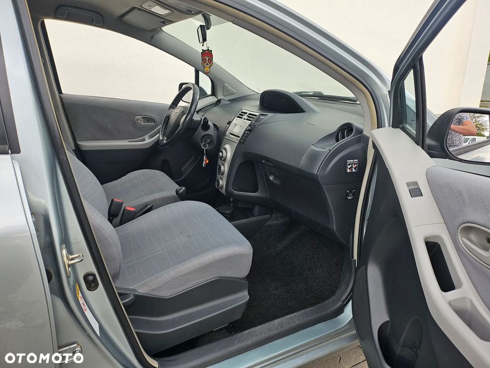 Toyota Yaris 1.3 Luna - 16